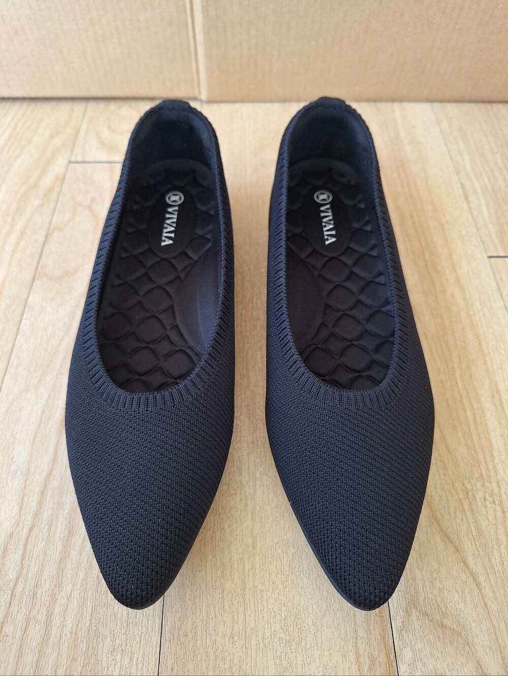 Vivaia Aria Womens Size EU 39/US8 Black Pointed Toe Ballet Flats Shoes